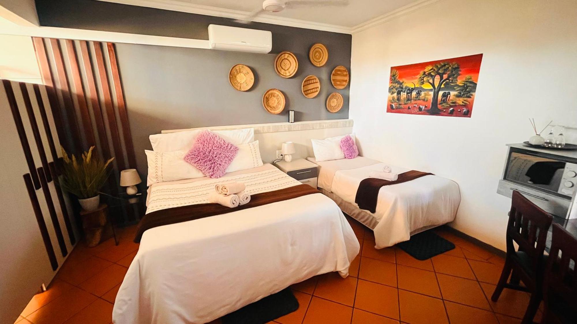 The Wood House Hotel Empangeni Bagian luar foto