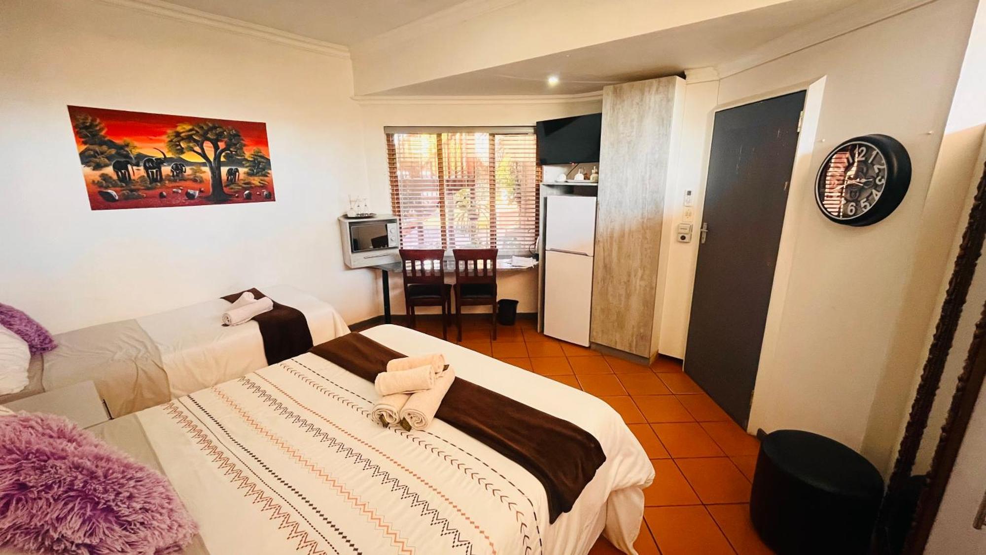 The Wood House Hotel Empangeni Bagian luar foto
