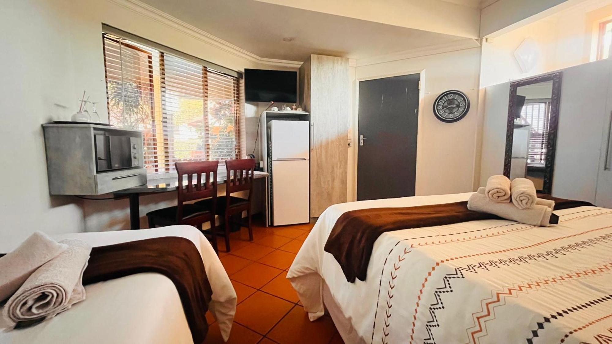 The Wood House Hotel Empangeni Bagian luar foto