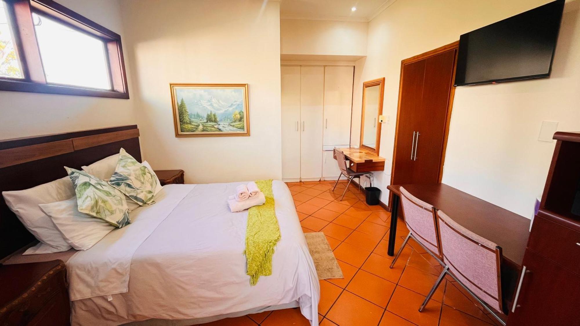 The Wood House Hotel Empangeni Bagian luar foto