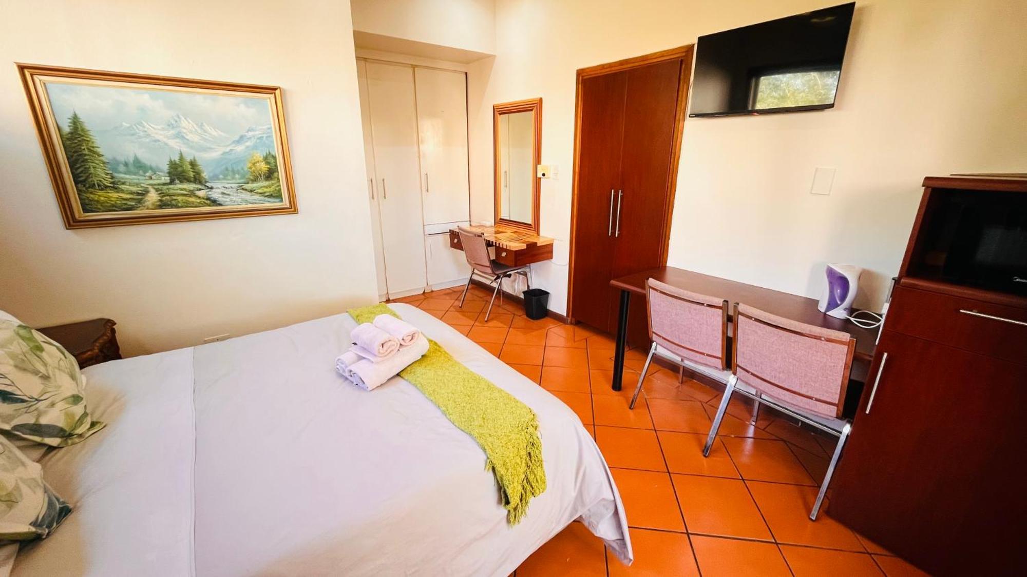 The Wood House Hotel Empangeni Bagian luar foto