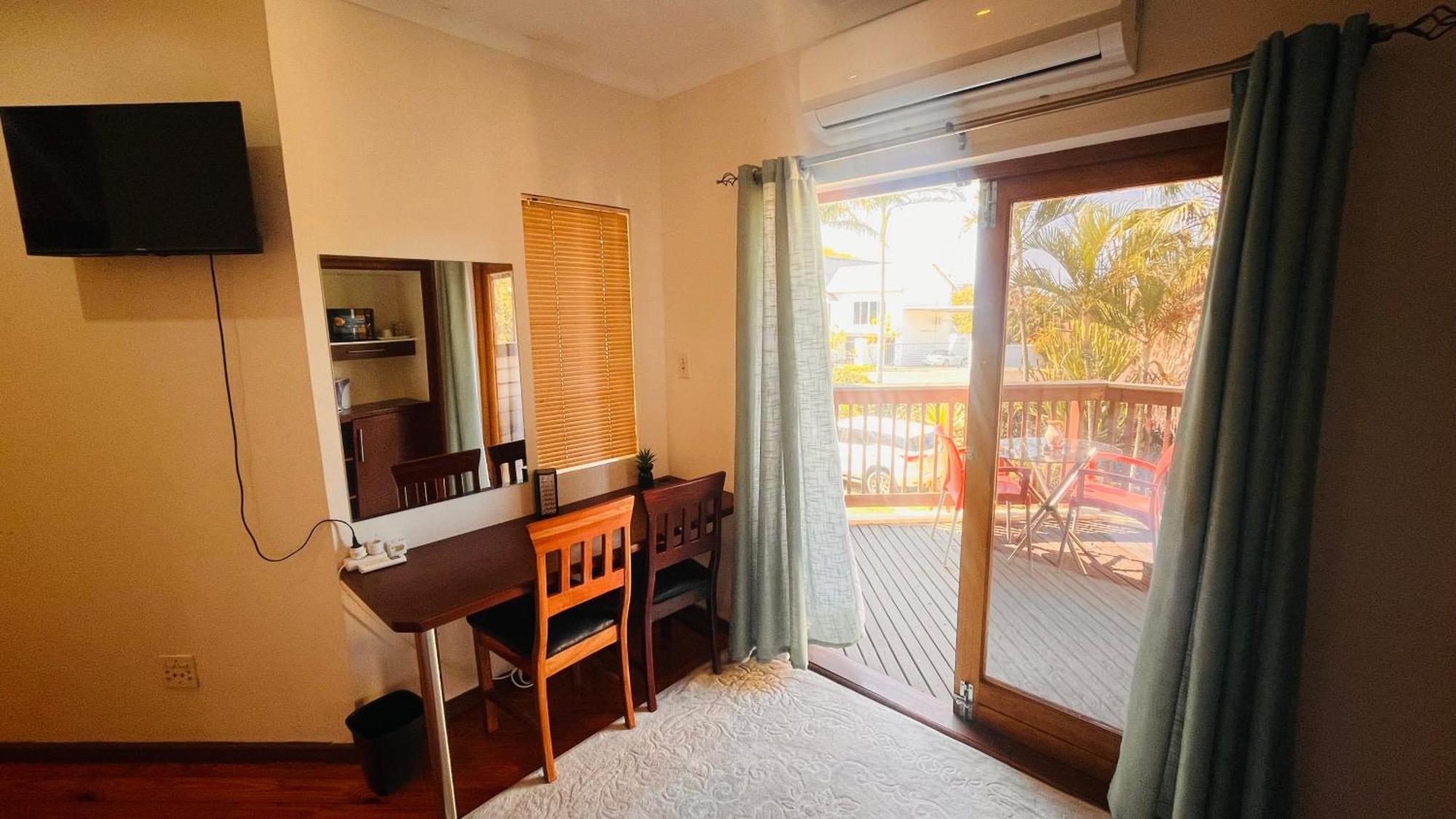 The Wood House Hotel Empangeni Bagian luar foto